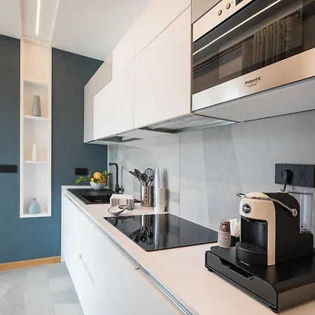 Leukosia House *