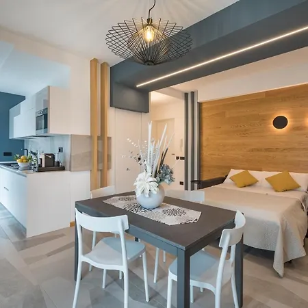 Holiday home Leukosia House *